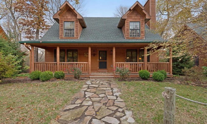 Saugatuck House | Kingfisher Cove Cabin 2