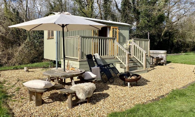 Acrefair House | Kingfisher