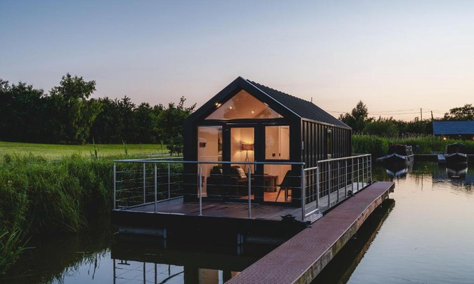 Huxley House | Kingfisher