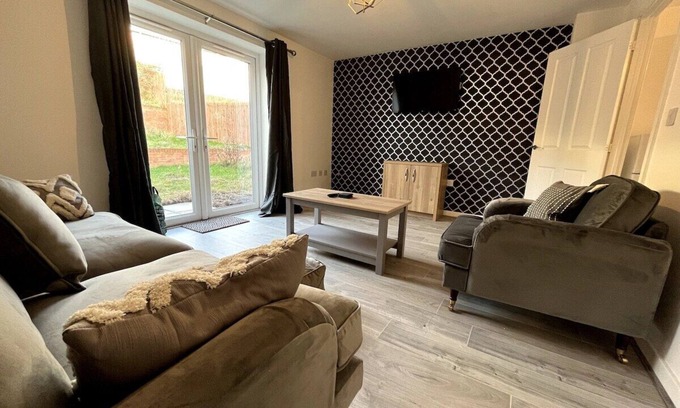 Stockton-on-Tees House | Kingfisher House by Blue Skies Stays