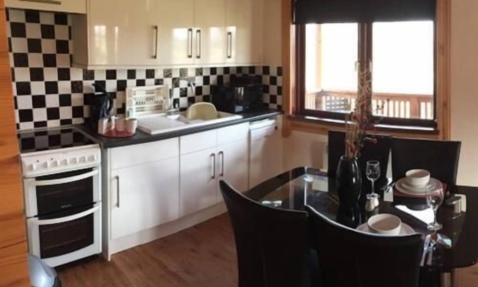 North Perrott Ski Chalet | Kingfisher Lakeside Lodge