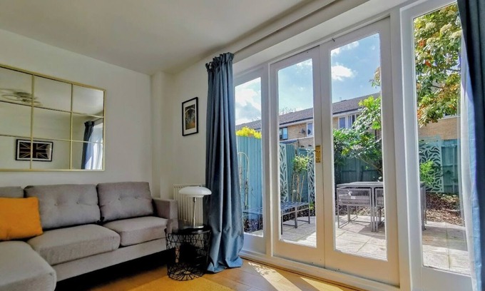 Camden Town House | Kings Cross 4BR House | Garden & Free Parking
