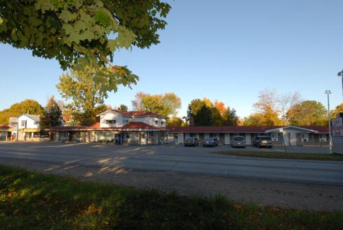 Orillia Hotel | Kings Inn Orillia