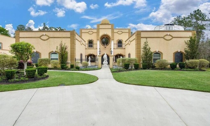 Waller Villa | Kings Landing Regal Retreat, Luxury Is Our Standard