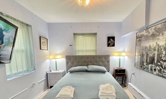 Great Neck Apartment | Kings Point, Great Neck, USMMA, Cozy private space, entrance, self check in