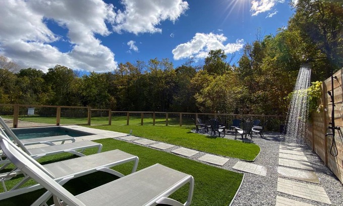 Kingsville Ski Chalet | Kings Woods Lodge - Nature Resort & Venue in Wine Country