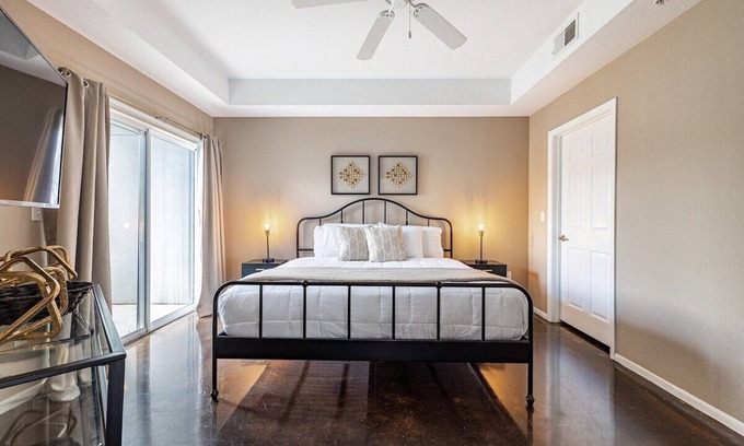 Channel District Apartment | Kingside ★ Channelside | 55 & 43” TV | Pool + Wifi