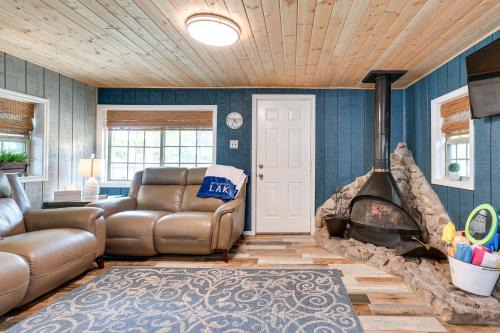 Kingston House | Kingston Cabin Rental Walk to Lake Texoma Beaches