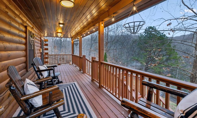 Kingston Springs Cabin | Kingston Cabin 30 mins from Downtown Nashville