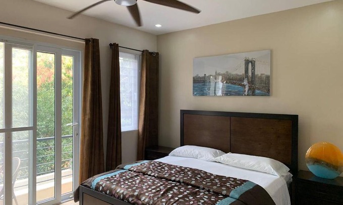Eastwood Park House | Kingston View Vacay Casa 1
