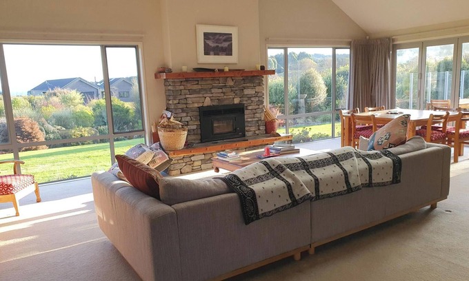 Kinloch House | Kinloch Beautiful 4 bed 2 Bath House With Lake and Mountain Views!
