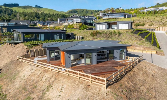 Kinloch House | Kinloch Lookout - Lake Taupo