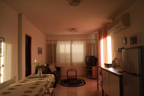 Ne'ot Golan Apartment | Kinneret Guesthouse