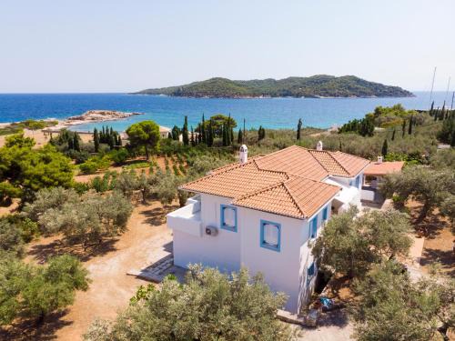 Spetses Villa | KIOUSIS ESTATE