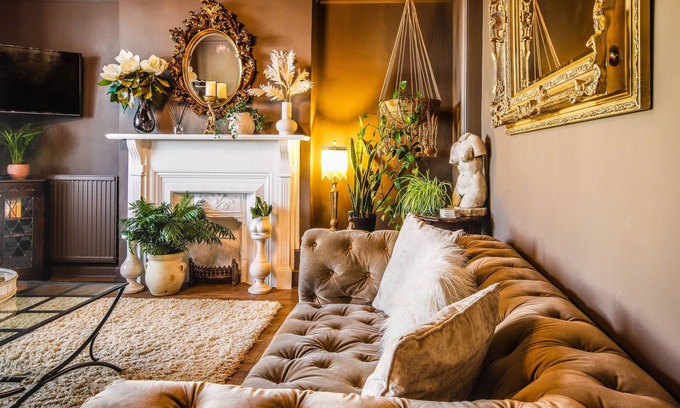 Hove Apartment | KIRA Beach House Large luxury 2 bedroom garden apartment