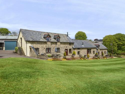 Hawkridge House | Kiri - Charming Cottage Perfect for Large Groups & Family