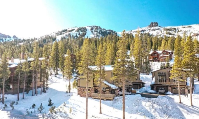 Kirkwood Cabin | Kirkwood Mountainside Cabin & Cottage, Deck with Views, Walk to Lifts!