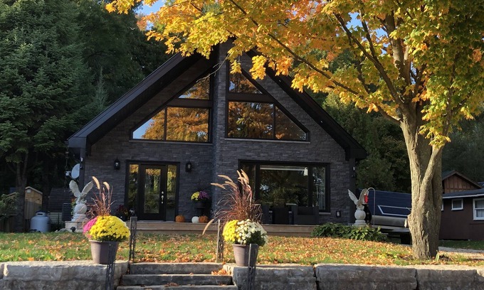 Wiarton House | Kiss & Bond Water View ,4 -Seasons address 132 Bruce rd 9 , Wiarton , Ontario
