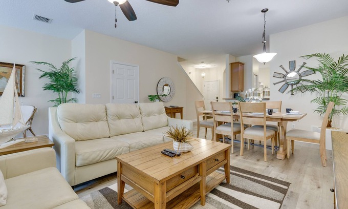 West Kissimmee House | Kissimmee Retreat w/Pool Access < 4 Mi to Disney!
