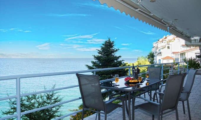 Kiveri House | Kiveri Luxurious Seaside Apartment