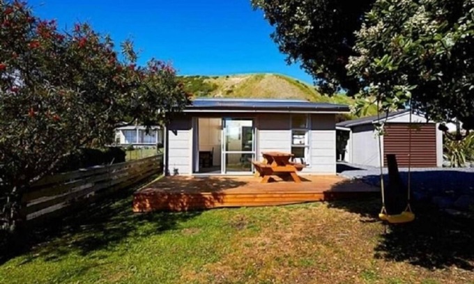 South Bay Cottage | Kiwi Bach in South Bay