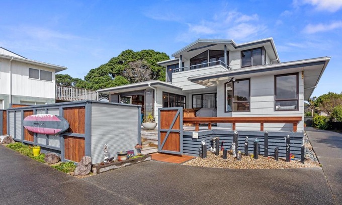Waihi Beach House | Kiwiana Bach - Waihi Beach Holiday Home