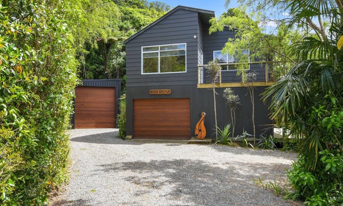 Havelock House | Kiwibach - Havelock Holiday Home