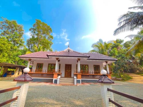 Pala Apartment | Kizhakkethottam Homestays-River View Villa