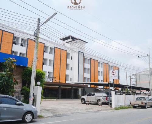 Rayong Hotel | Klaang Muang Hotel (โรงแรมกลางเมือง)
