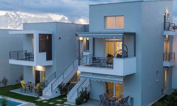 Ofrinion Villa | Kleoniki & Irida Residential Complexes-Two Bedroom Loft with Pool Access