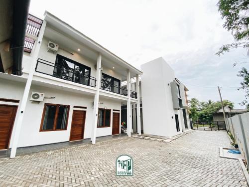 Batu Karas House | Kmanda House
