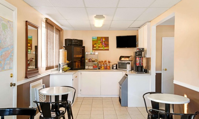 Midland Hotel | Knights Inn Midland, ON