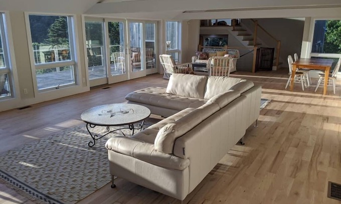 Truro House | Knockout Modern, open water views, walk 2 beach