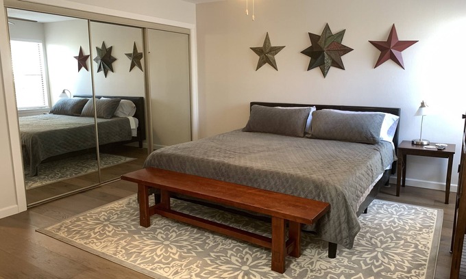 Bear Canyon House | Knollwood Gardens Cozy Townhome *Newly remodeled*