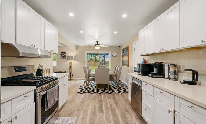 Buena Park House | Knott's Retreat