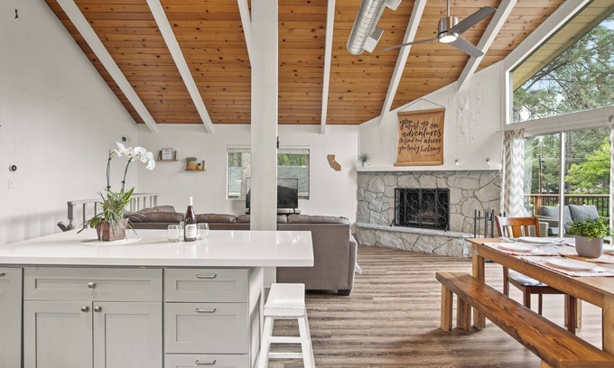 Groveland House | Knotty But Nice - Lake Retreat Near Yosemite