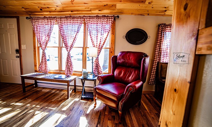 Nevada Cabin | Knotty Pine Bunkhouse
