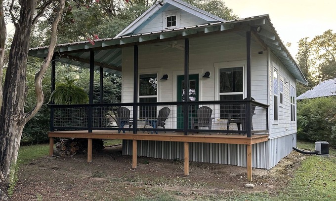 Ore City Cottage | Knox Lakeside Cottage, 1 bedroom plus loft on Lake O' the Pines