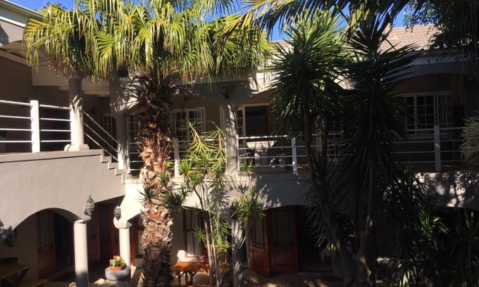 Knysna Central House | Knysna N2 Lodge