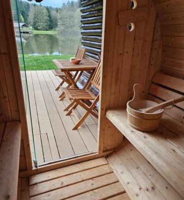 Spodnja Polskava Ski Chalet | Koča ob ribniku