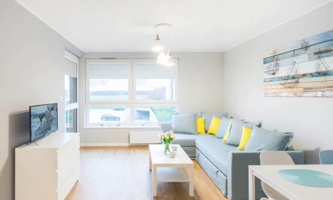 Pierwoszyno Apartment | Kościuszki 70 | Bright Blue Apartment | Parking