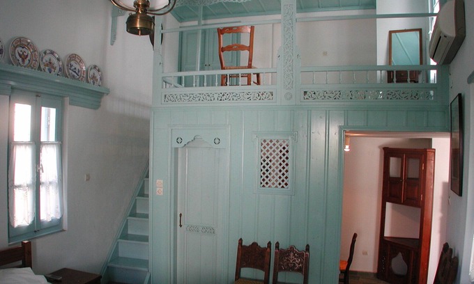 Skiros Apartment | Kochylia trad. House 5 (sea blue) in a quiet central location