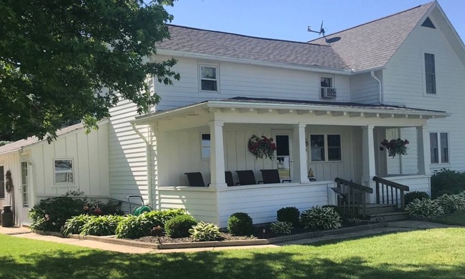 Jasper House | Koelsch Farm Homestead Cottage, Experience Farm Living, Great for Families!