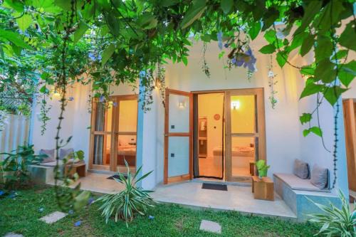 Matara Hotel | Koggy Surf Bar Madiha