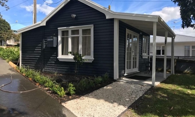 Whanganui Cabin | Kokako Lodge Wanganui
