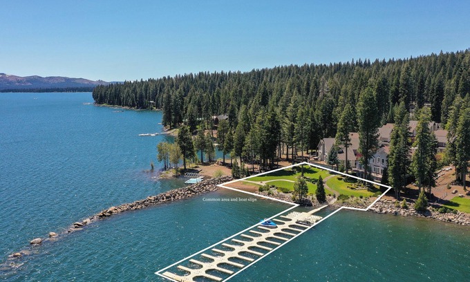 Peninsula Village Ski Chalet | Kokanee Lodge is back! 300 feet from the lake Boat Slip, AC & WIFI