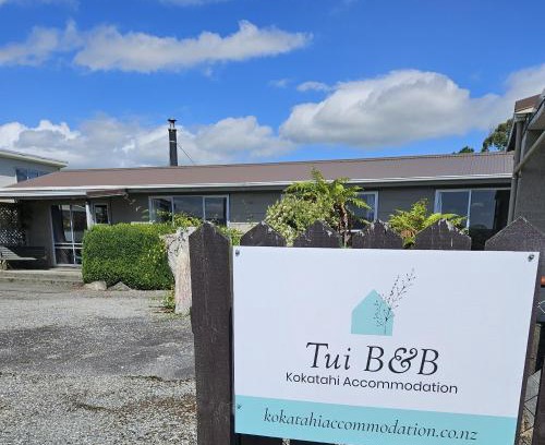 Hokitika House | Kokatahi Accommodation