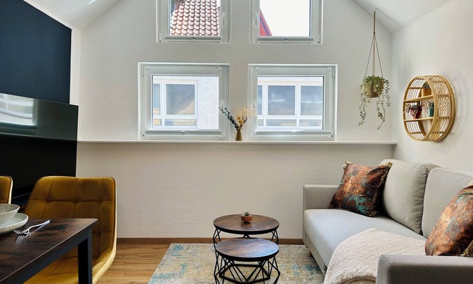 Wehrda Apartment | Kolibri - Design Maisonette with Switch & Streaming