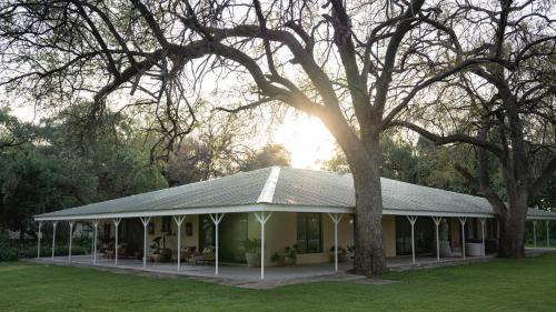 Pont Drift Villa | Kolokolo Safari Home - Mashatu Game Reserve