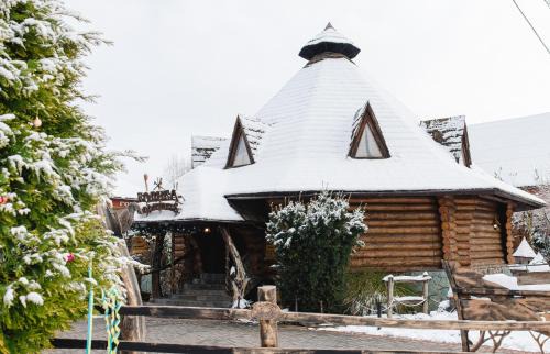 Nyzhnje Selyshche Hotel | Kolyba Opryshkiv